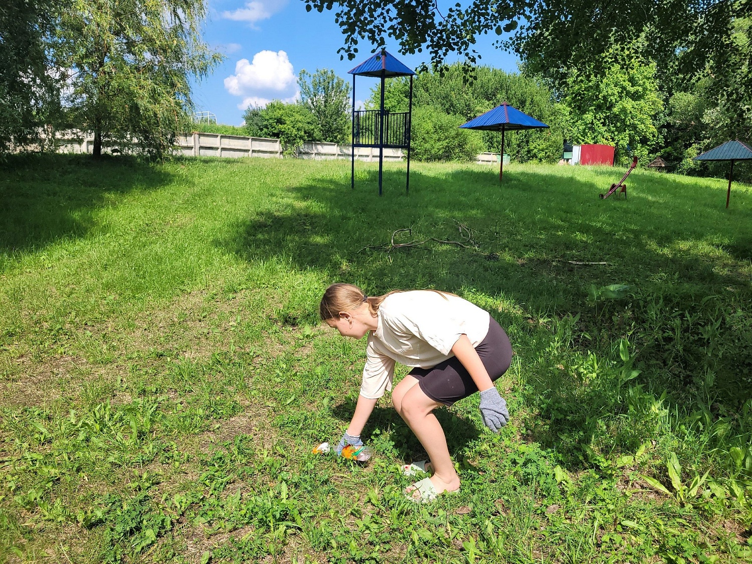 Участники МВС Белгородской области провели субботник