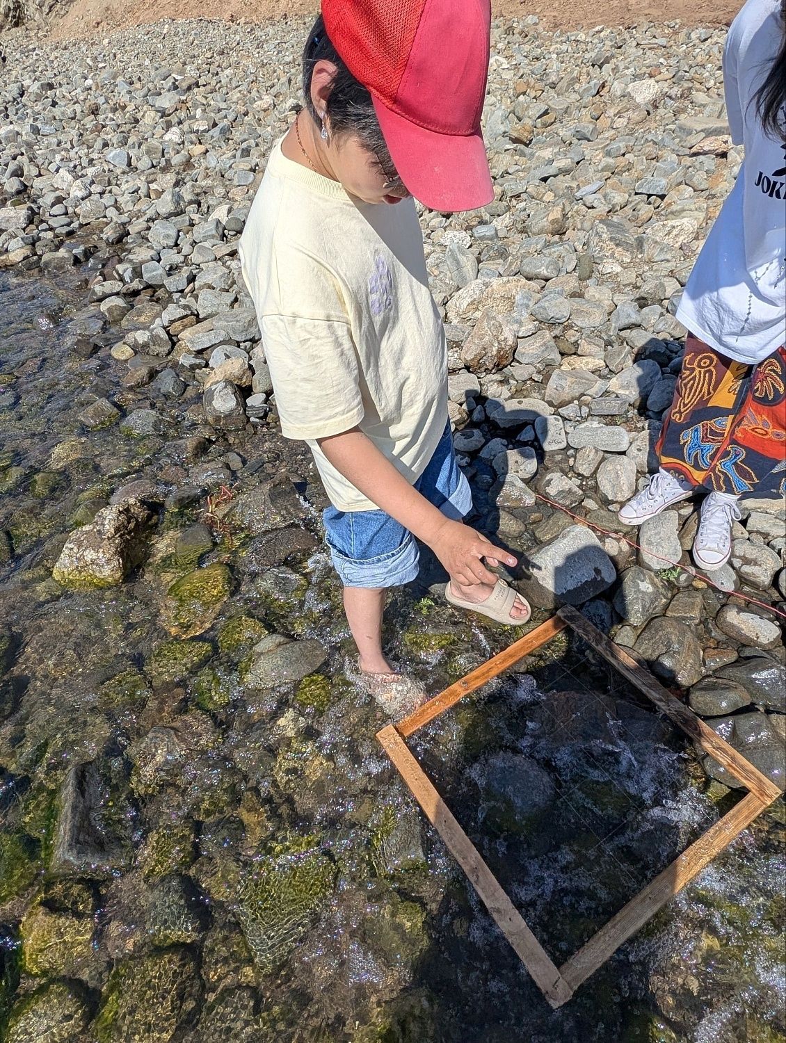 Лидер МВС Иркутской области стал научным наставником для школьников в лагере "Ольхон" на берегу Байкала