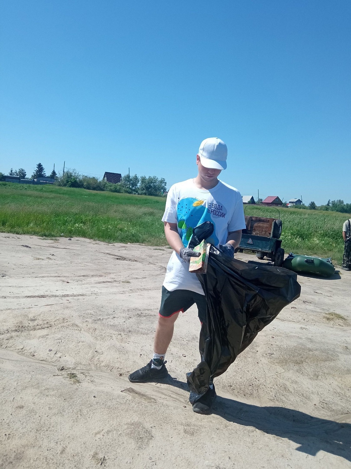 Уборка береговых линий озёр Омской области