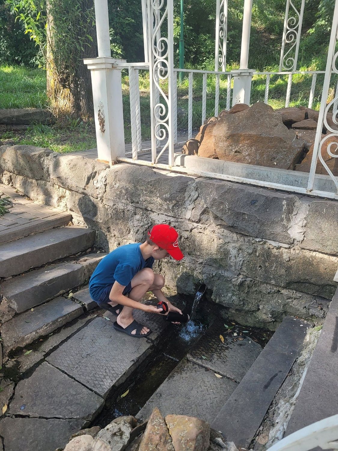 Члены МВС Белгородской области провели экопросветительский поход к родникам