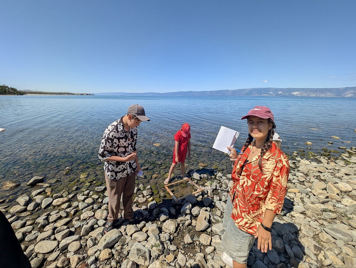 Лидер МВС Иркутской области стал научным наставником для школьников в лагере "Ольхон" на берегу Байкала